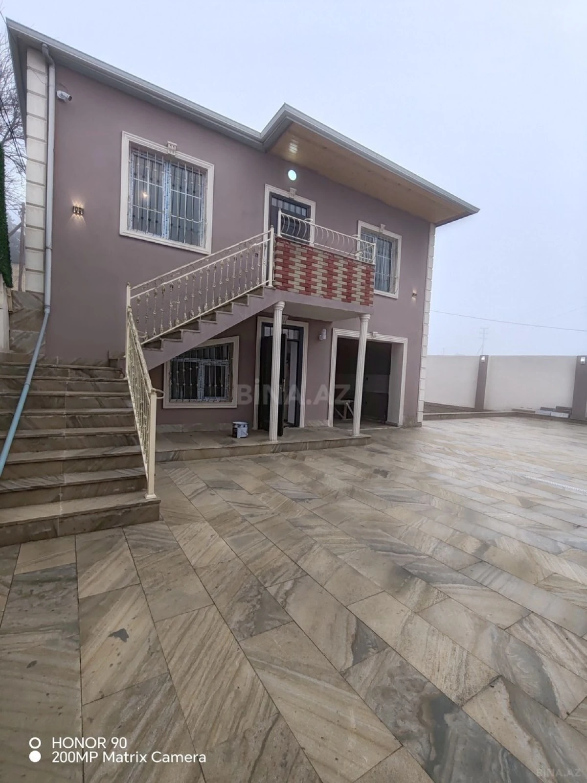 Satılır 6 otaqlı həyət evi 220 m²