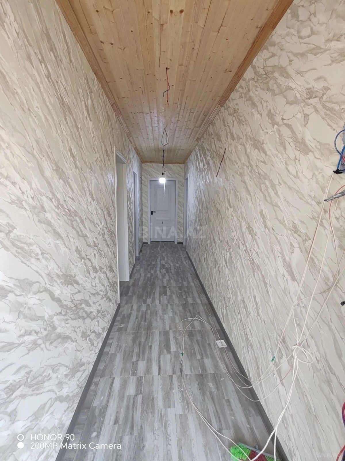 Satılır 6 otaqlı həyət evi 220 m²