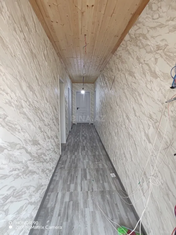 Satılır 6 otaqlı həyət evi 220 m²