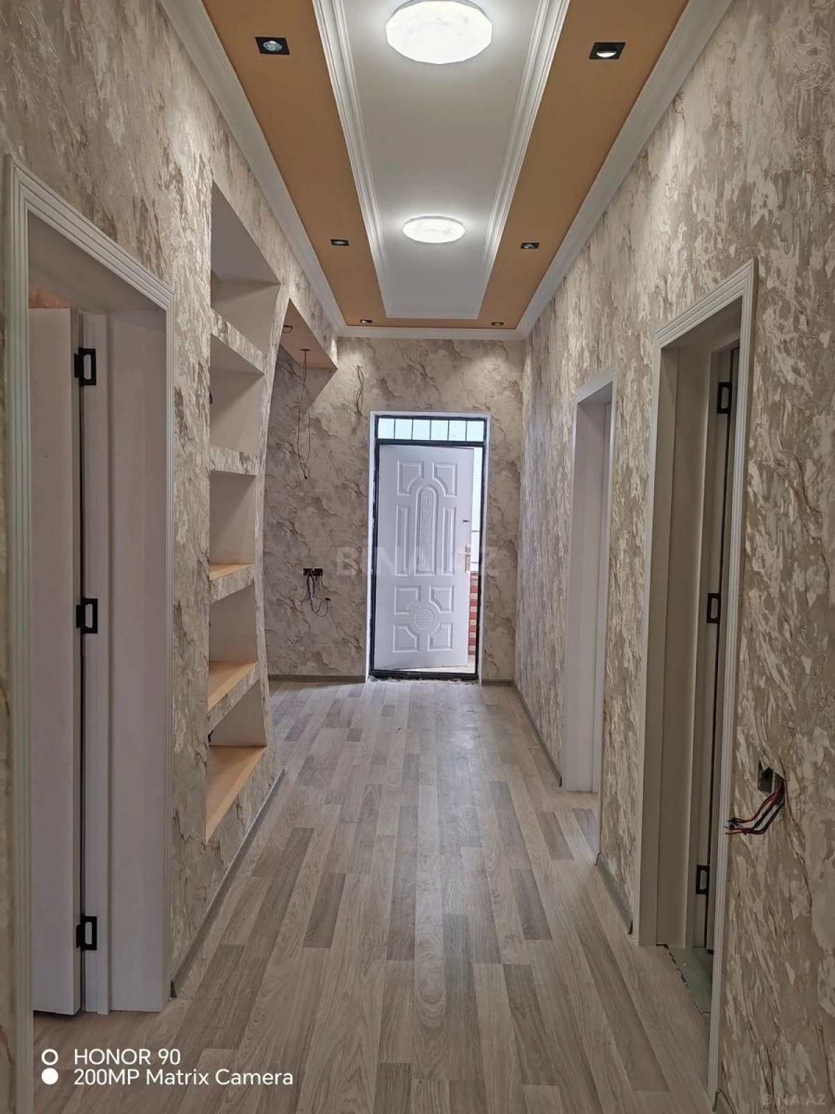 Satılır 6 otaqlı həyət evi 220 m²