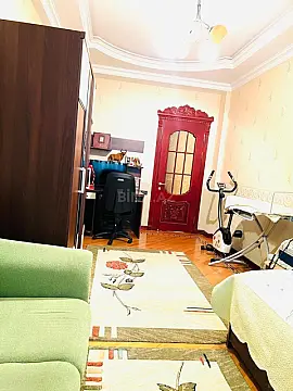 Satılır 4 otaqlı mənzil 153 m²