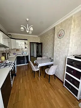 Satılır 3 otaqlı mənzil 114 m²