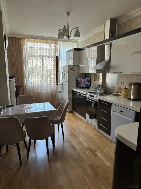 Satılır 3 otaqlı mənzil 114 m²