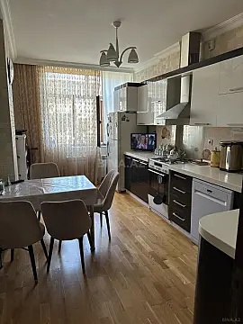 Satılır 3 otaqlı mənzil 114 m²