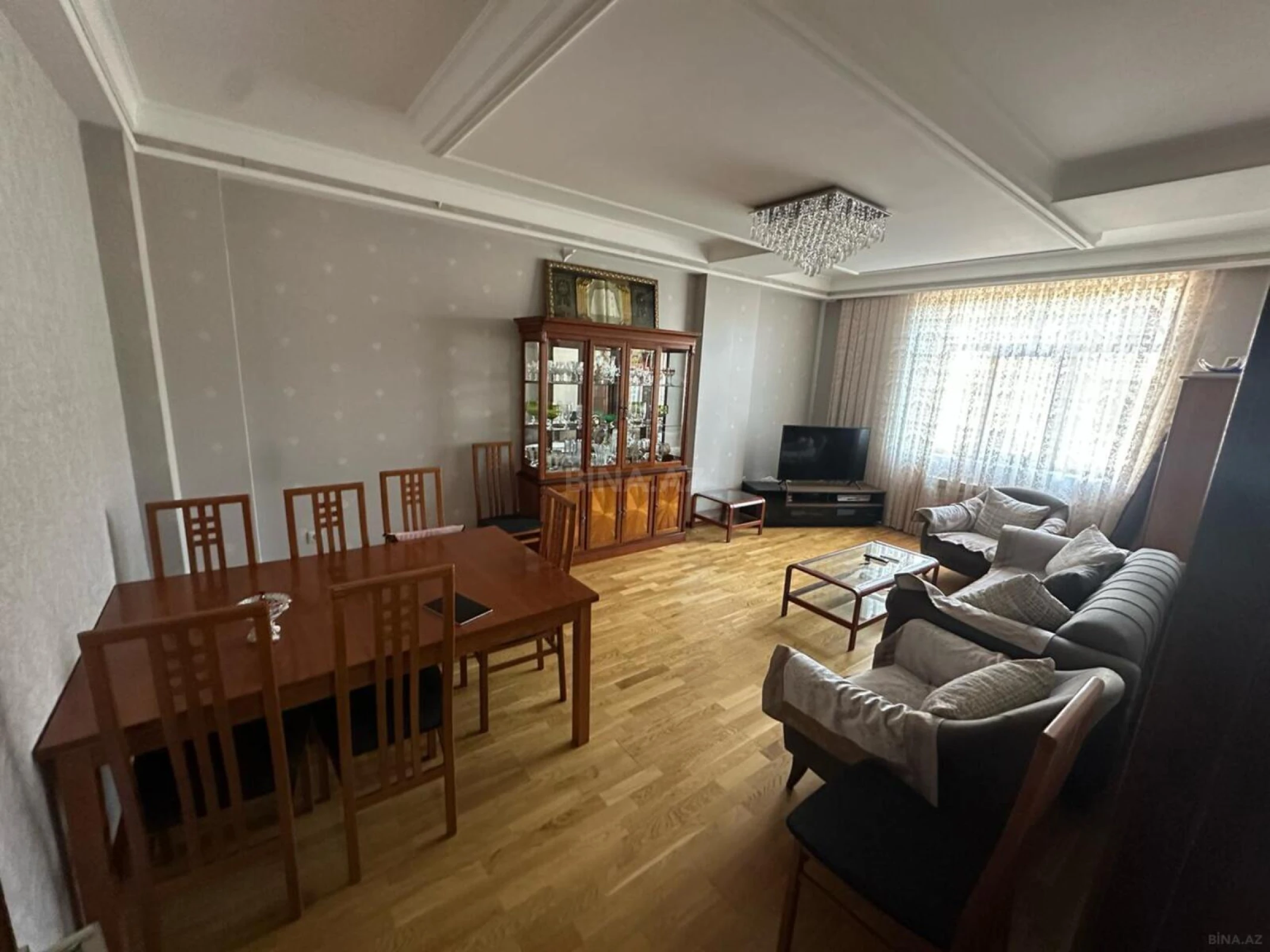Satılır 3 otaqlı mənzil 114 m²