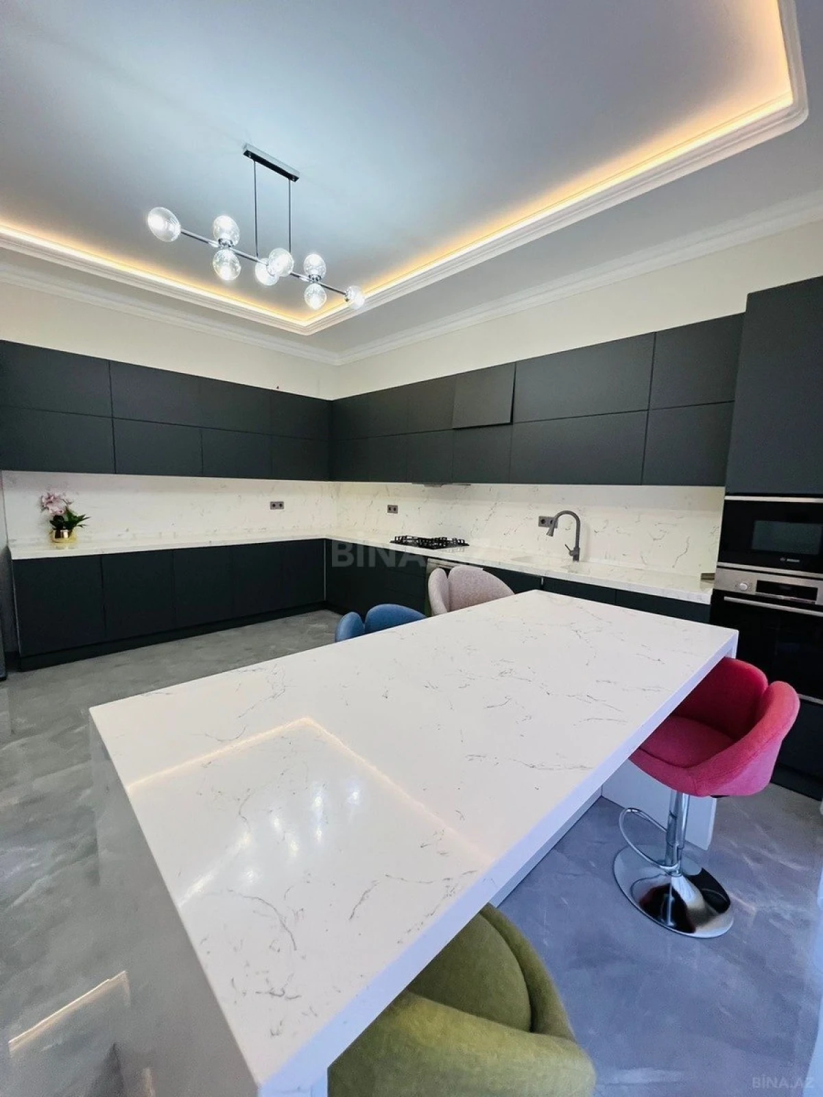Kirayə verilir 4 otaqlı həyət evi 240 m²