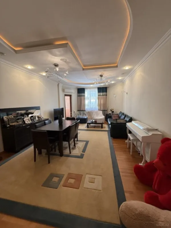 Satılır 3 otaqlı mənzil 150 m²