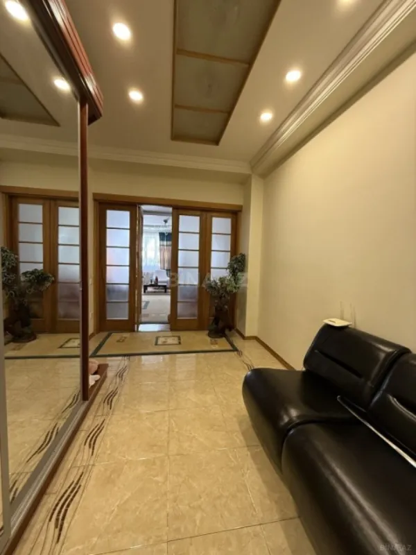 Satılır 3 otaqlı mənzil 150 m²