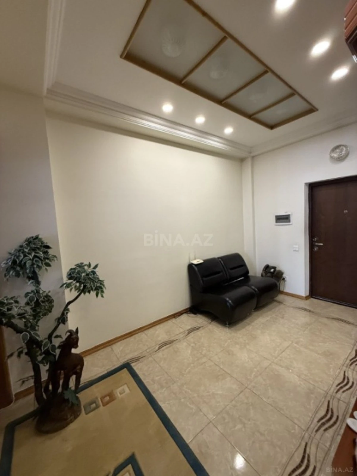 Satılır 3 otaqlı mənzil 150 m²