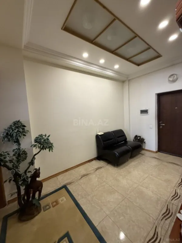 Satılır 3 otaqlı mənzil 150 m²