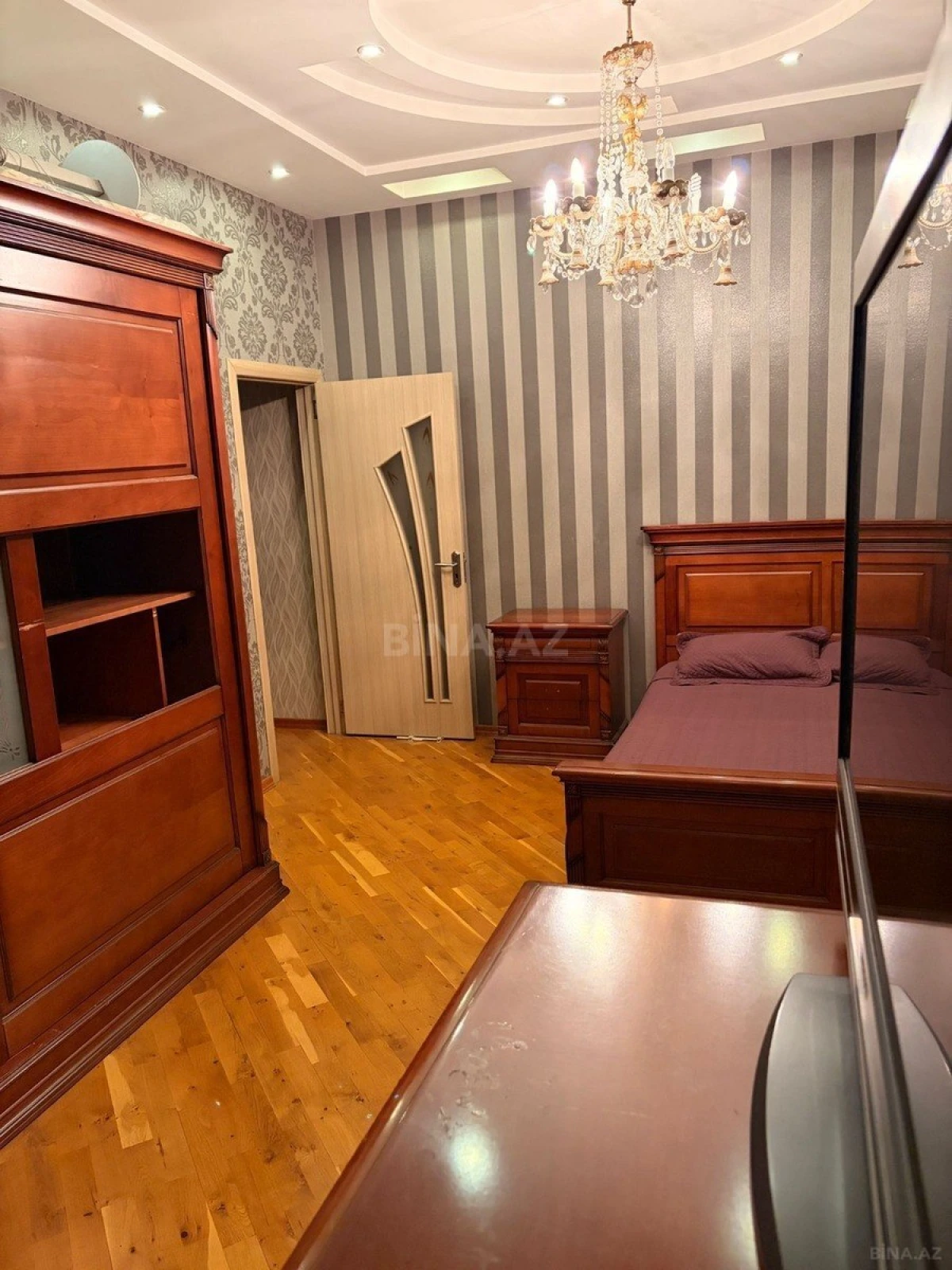 Satılır 4 otaqlı mənzil 120 m²