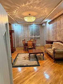Satılır 4 otaqlı mənzil 120 m² — Bakı, 8-ci kilometr 4 otaq 120.00 m²