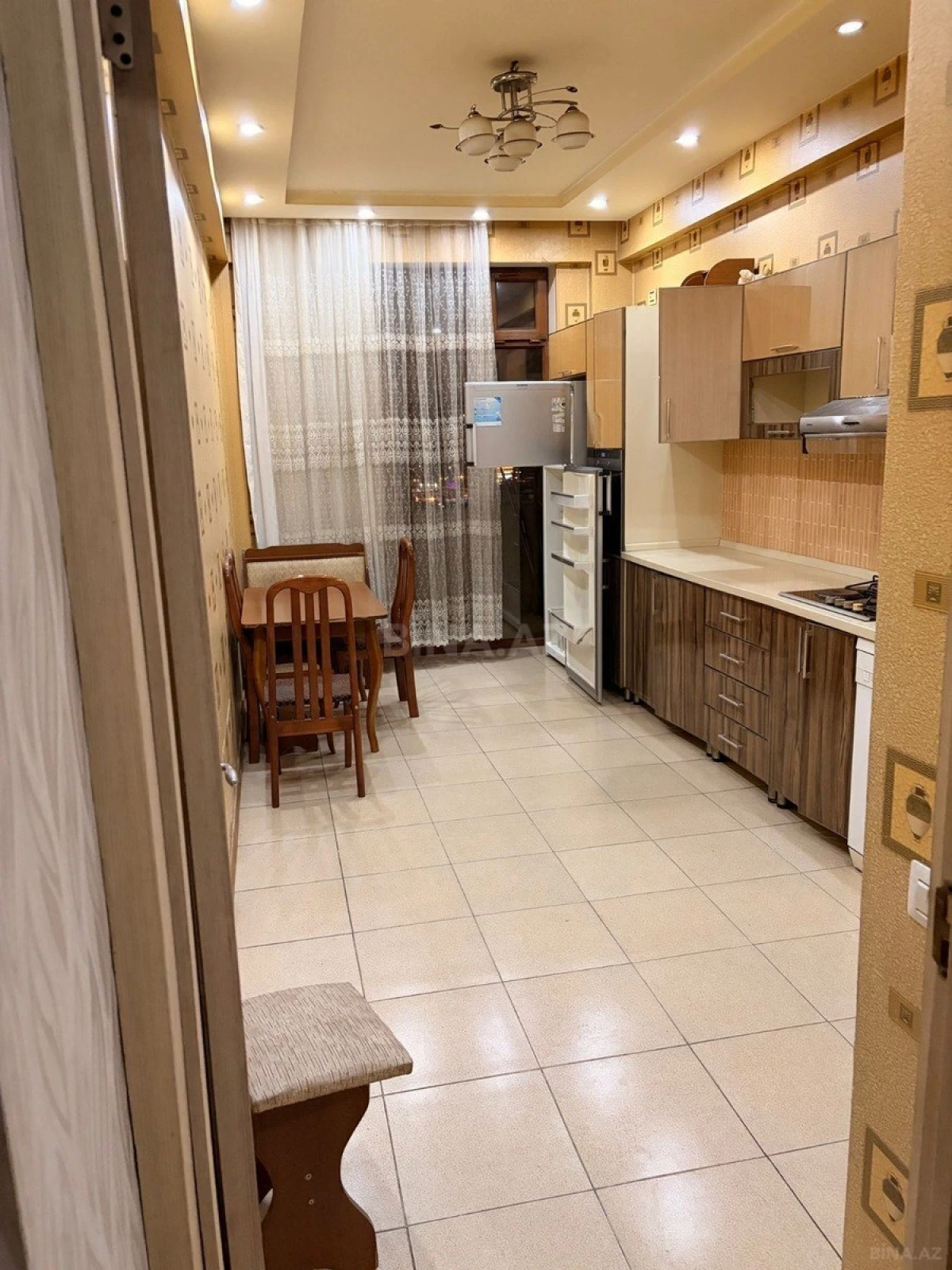 Satılır 4 otaqlı mənzil 120 m²