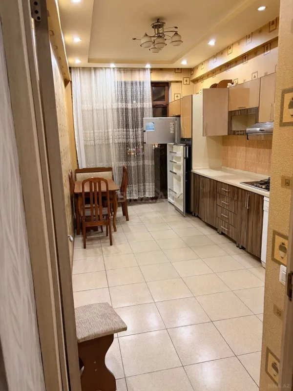 Satılır 4 otaqlı mənzil 120 m²