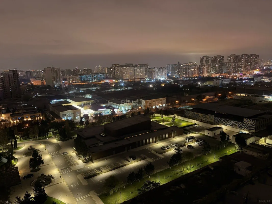 Satılır 4 otaqlı mənzil 120 m²