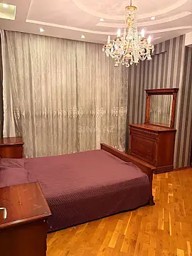 Satılır 4 otaqlı mənzil 120 m²