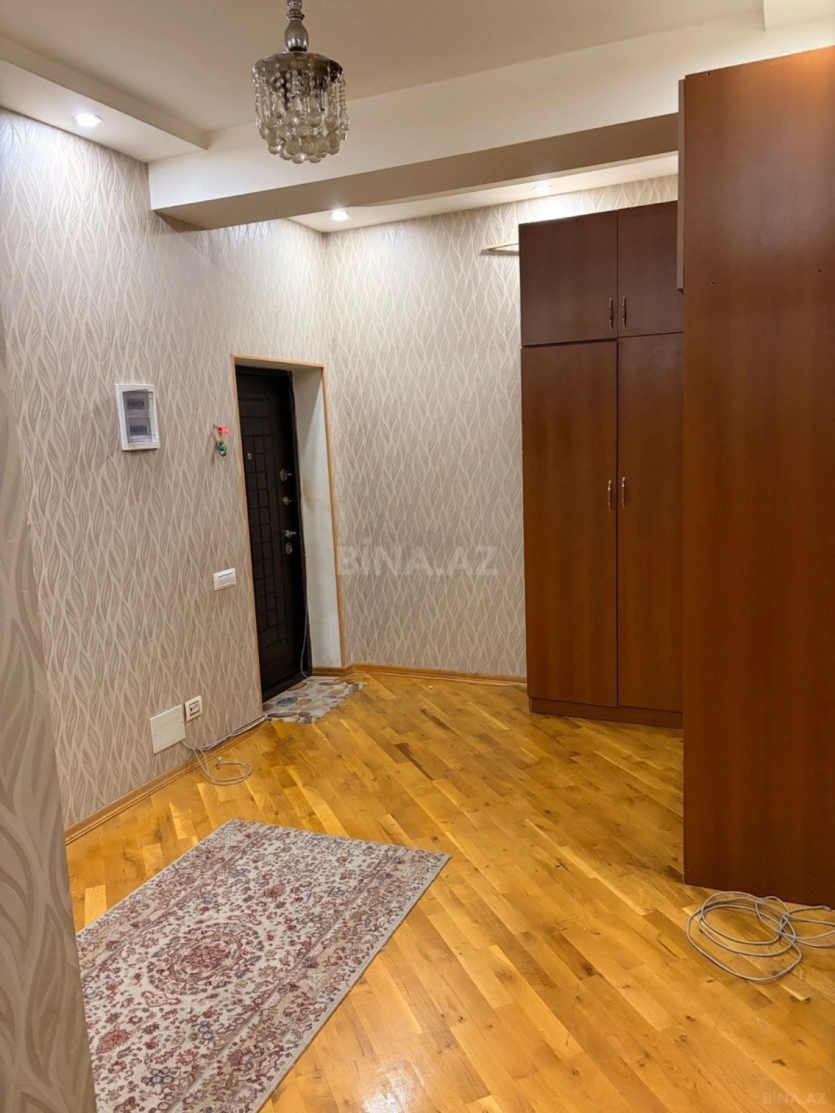 Satılır 4 otaqlı mənzil 120 m²