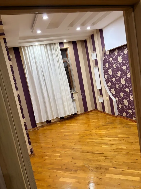 Satılır 4 otaqlı mənzil 120 m²