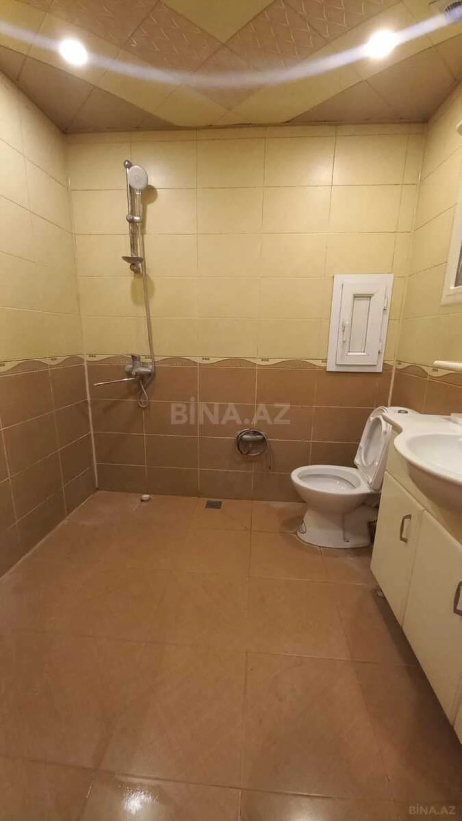 Satılır 2 otaqlı mənzil 82 m²