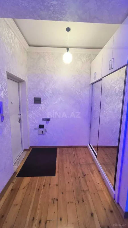 Satılır 2 otaqlı mənzil 82 m²