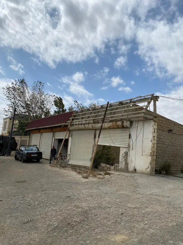 Satılır obyekt 800 m²