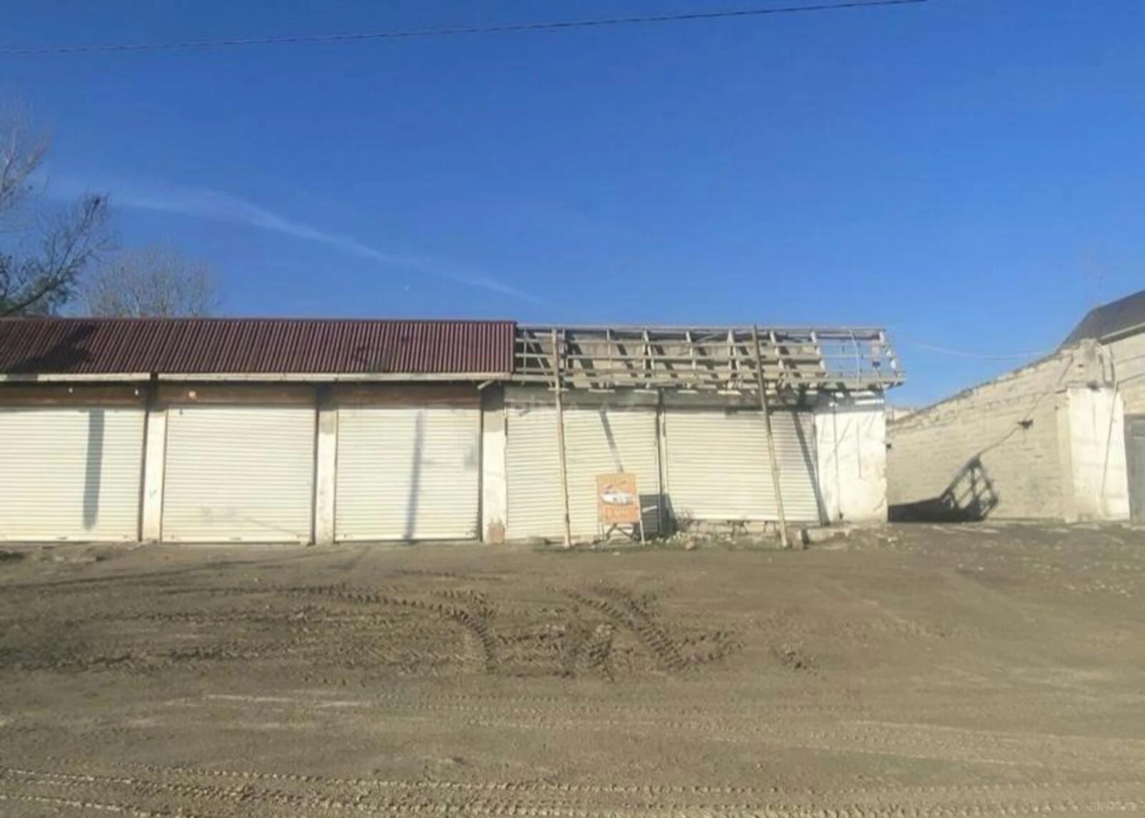 Satılır obyekt 800 m²