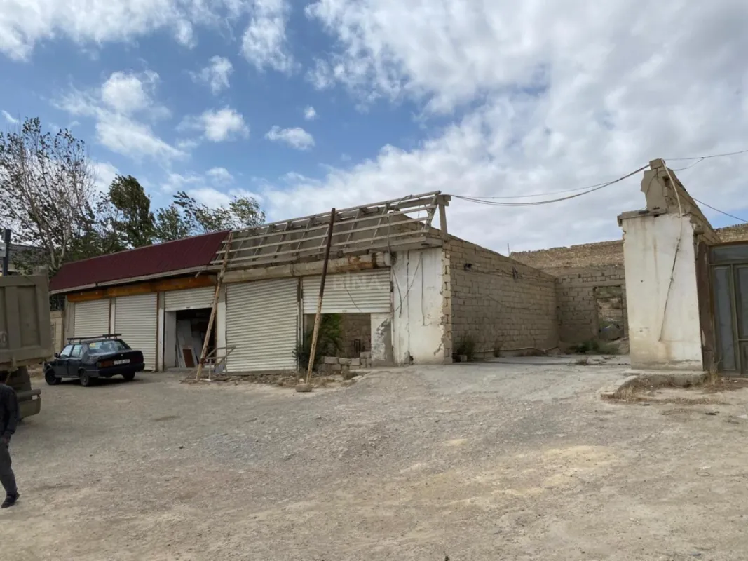 Satılır obyekt 800 m²