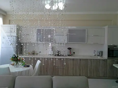 Satılır 2 otaqlı mənzil 108 m²