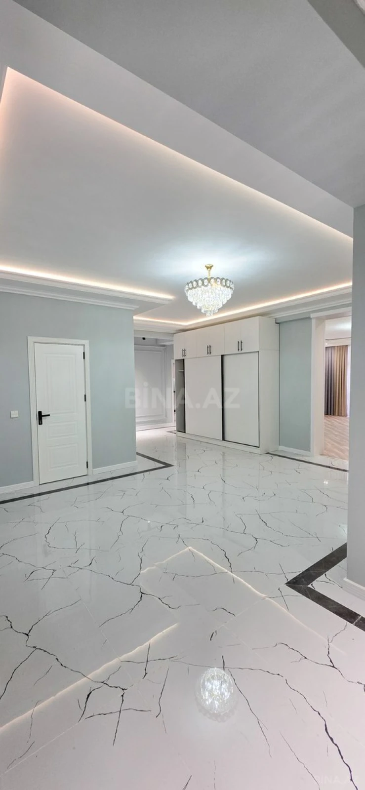 Satılır 3 otaqlı mənzil 160 m²