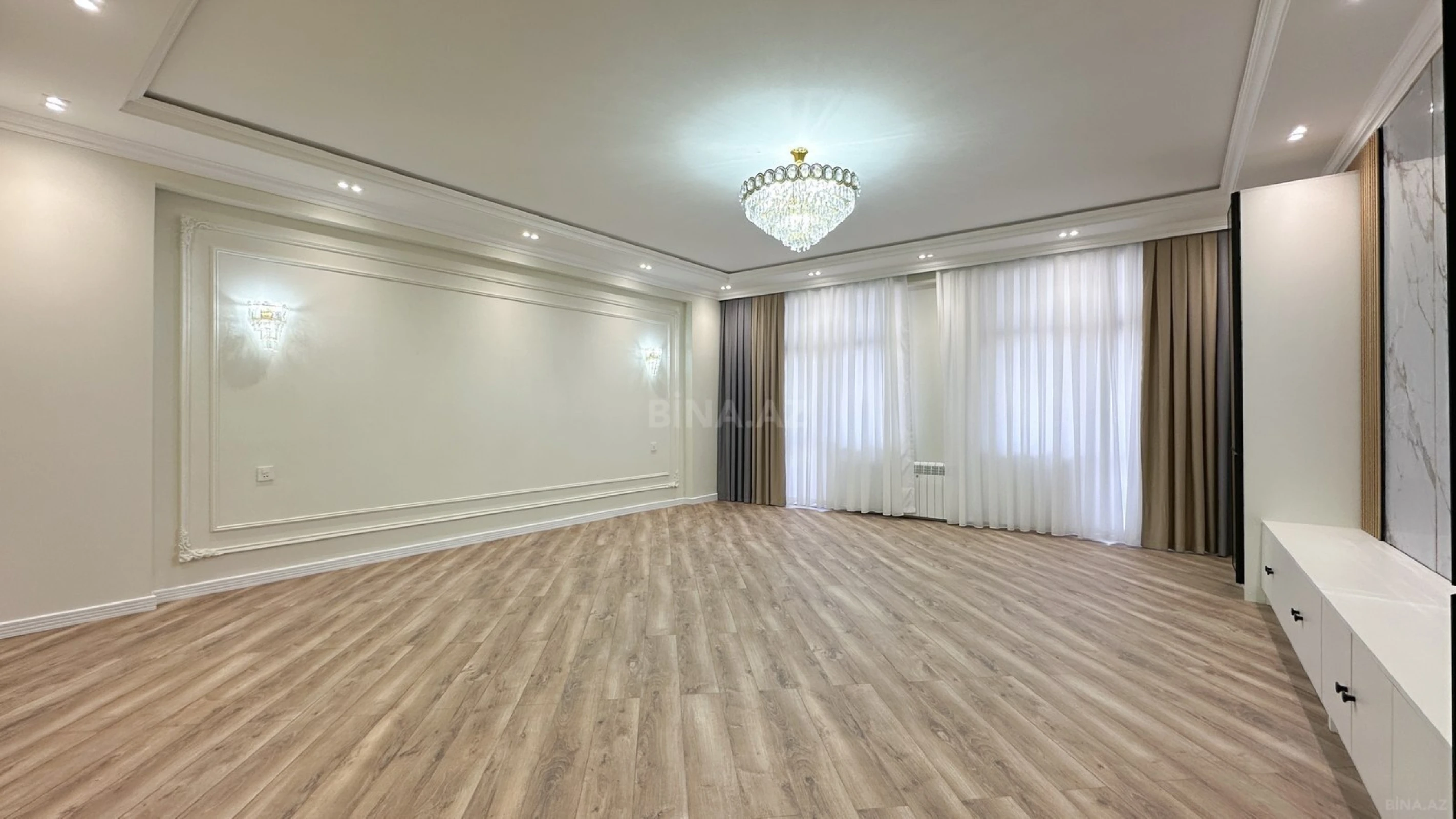 Satılır 3 otaqlı mənzil 160 m²