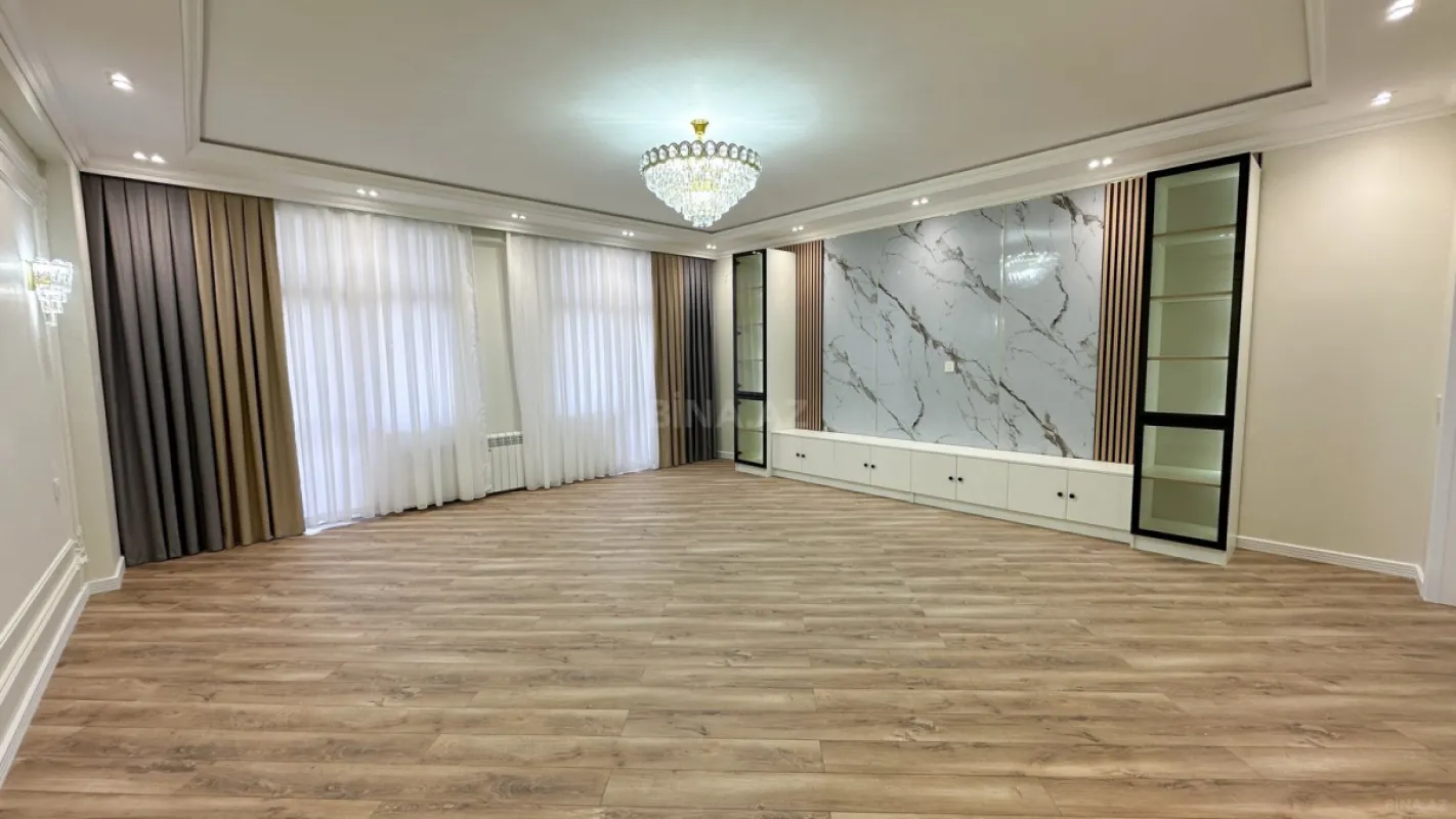 Satılır 3 otaqlı mənzil 160 m²