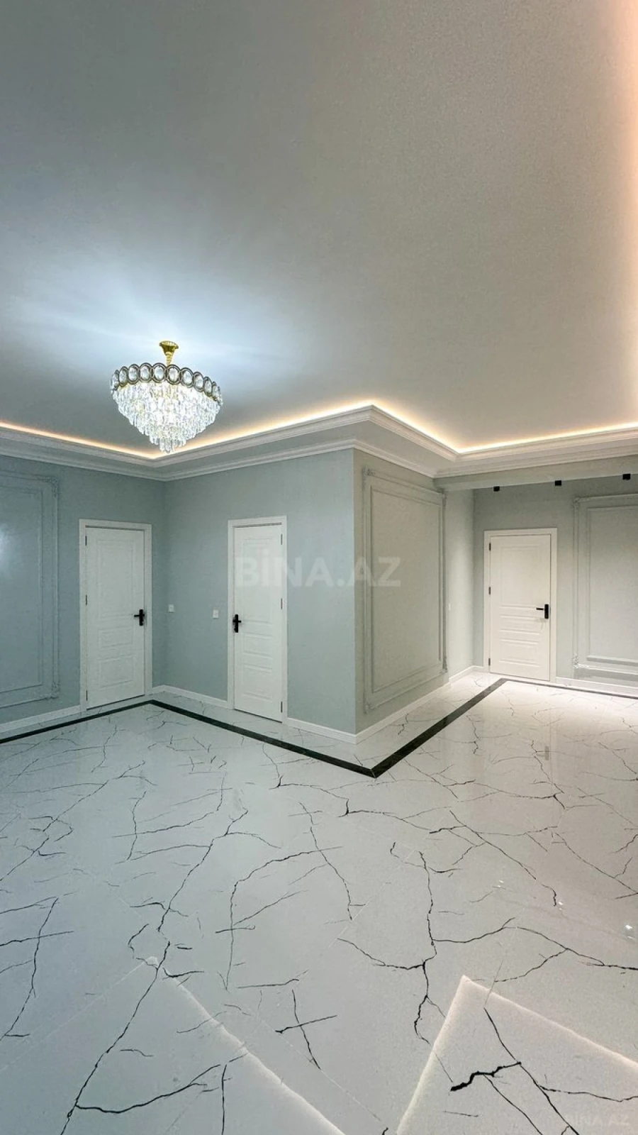 Satılır 3 otaqlı mənzil 160 m²