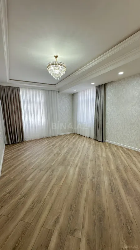 Satılır 3 otaqlı mənzil 160 m²