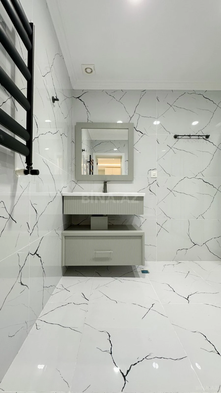 Satılır 3 otaqlı mənzil 160 m²