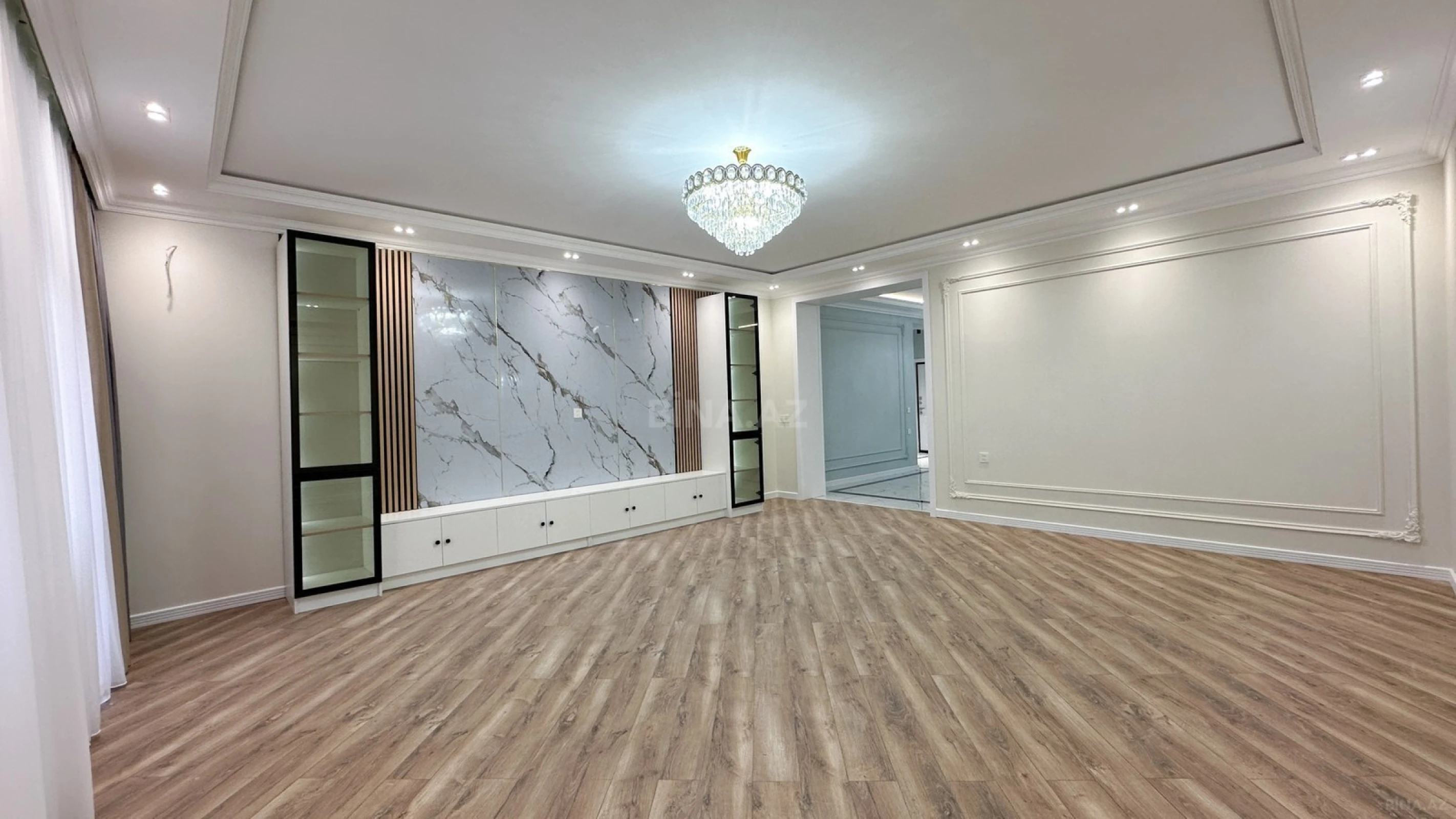 Satılır 3 otaqlı mənzil 160 m²