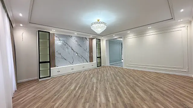 Satılır 3 otaqlı mənzil 160 m²