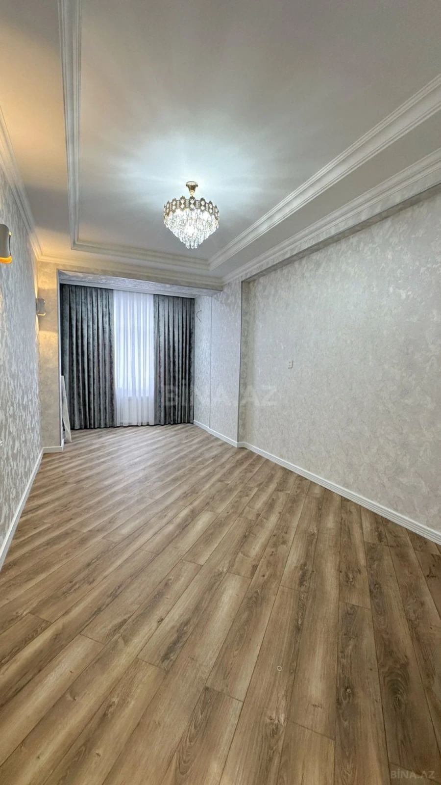Satılır 3 otaqlı mənzil 160 m²