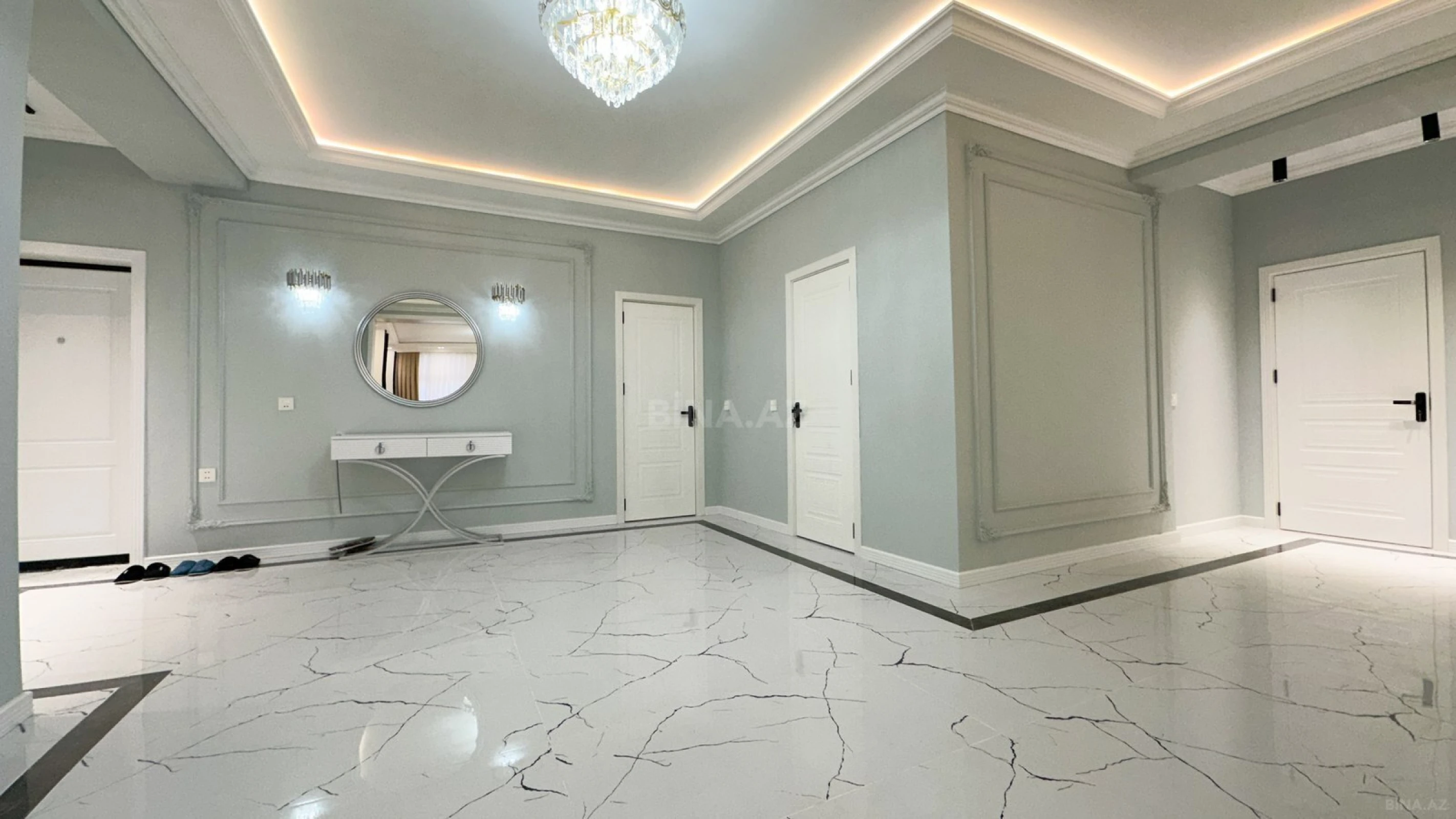 Satılır 3 otaqlı mənzil 160 m²