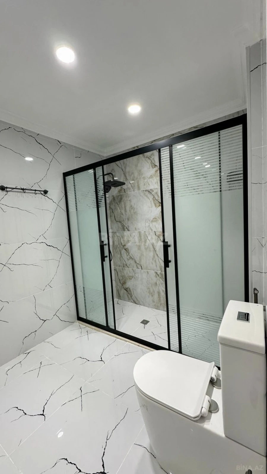 Satılır 3 otaqlı mənzil 160 m²