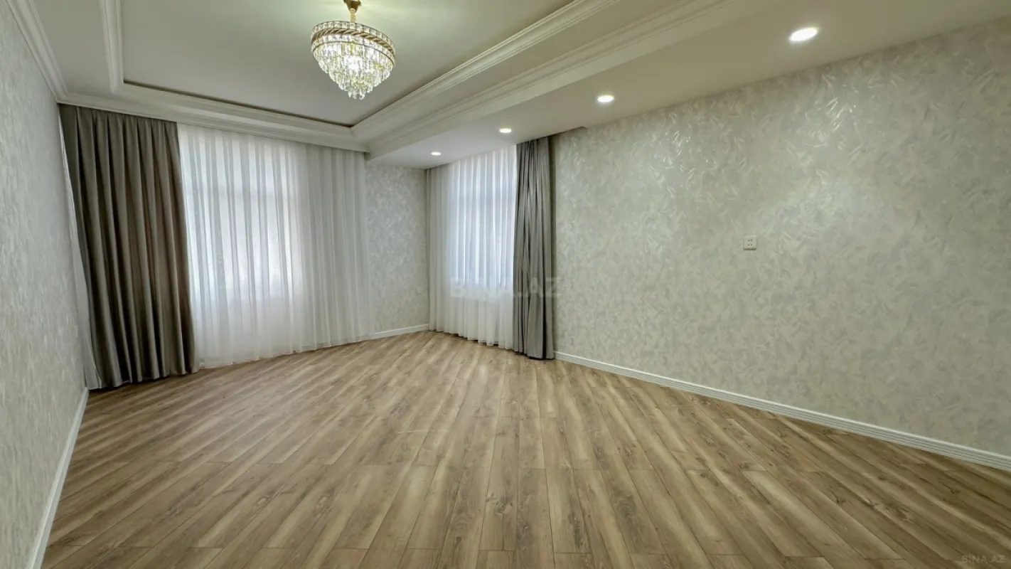 Satılır 3 otaqlı mənzil 160 m²