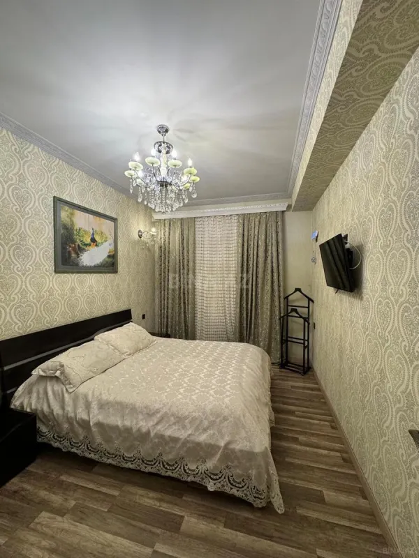 Satılır 3 otaqlı mənzil 120 m²