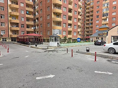 Satılır 3 otaqlı mənzil 120 m² — Bakı, İnşaatçılar 3 otaq 120.00 m²
