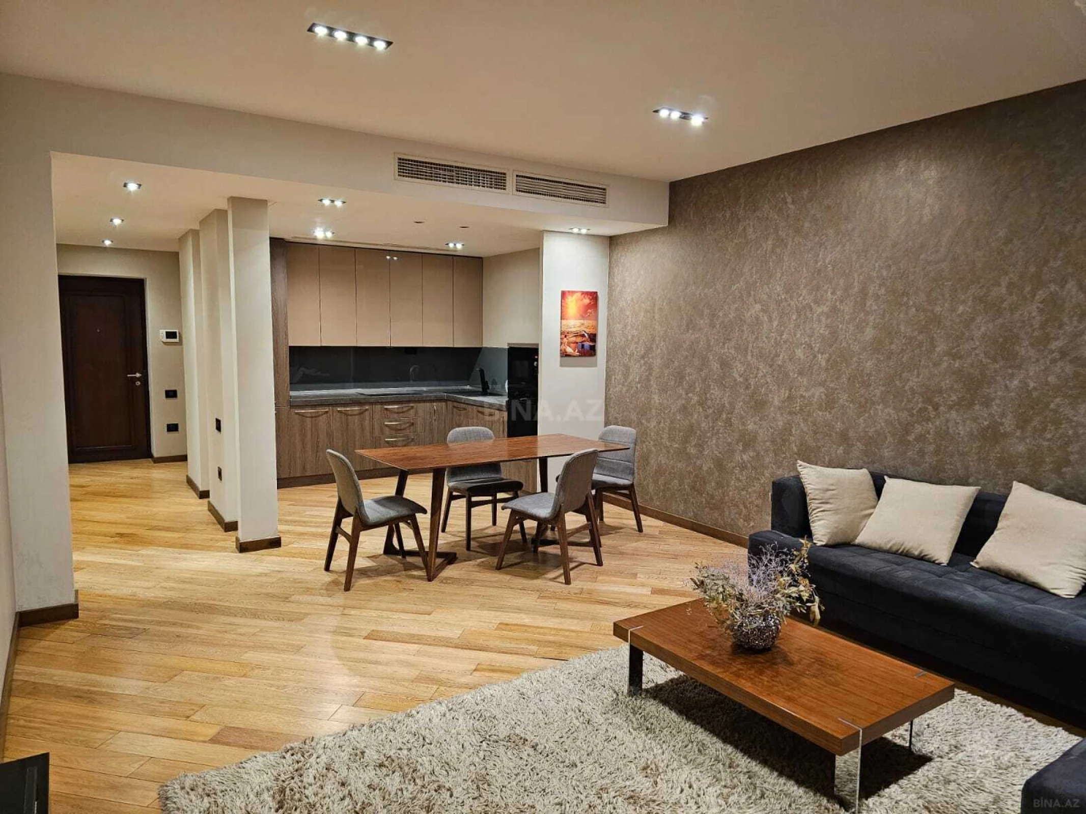 Satılır 3 otaqlı mənzil 113 m²