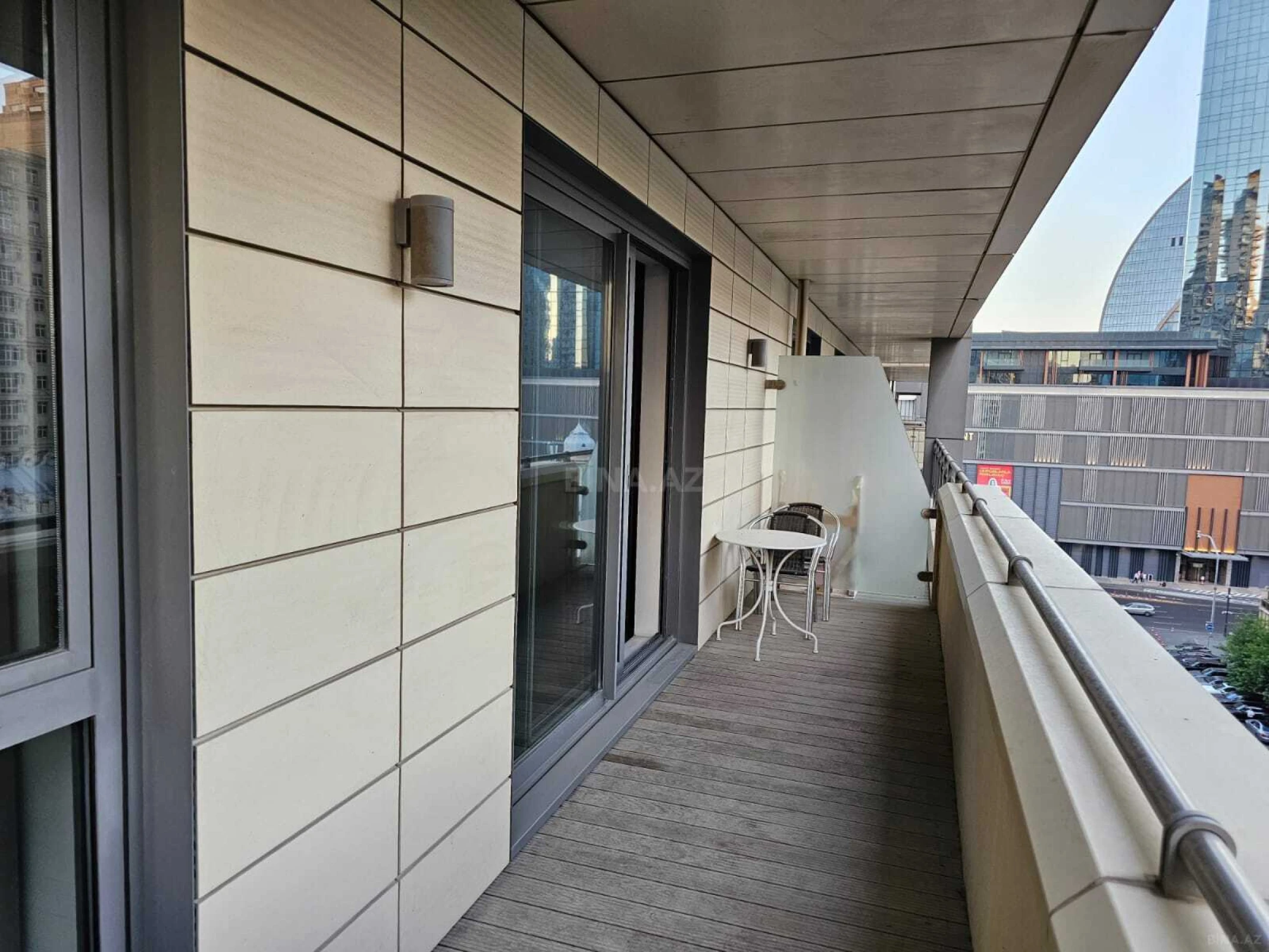 Satılır 3 otaqlı mənzil 113 m²