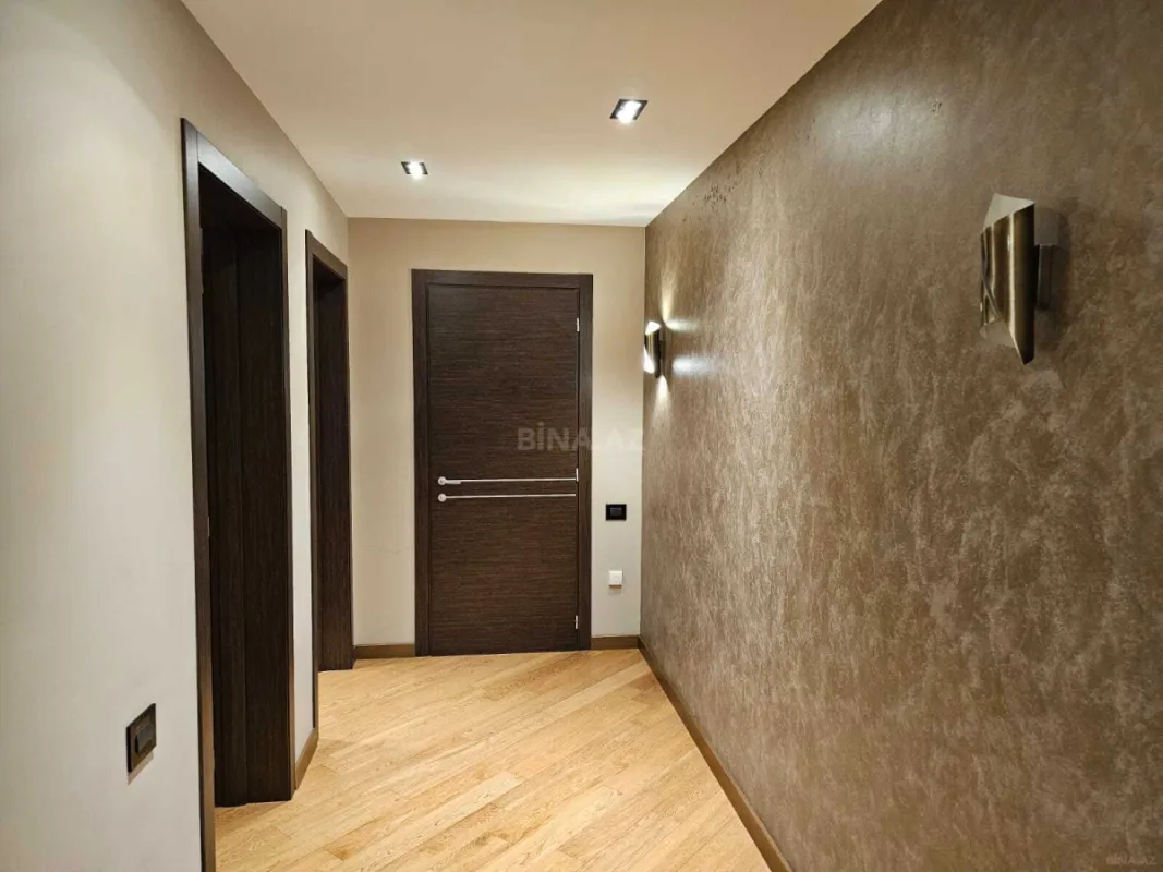 Satılır 3 otaqlı mənzil 113 m²