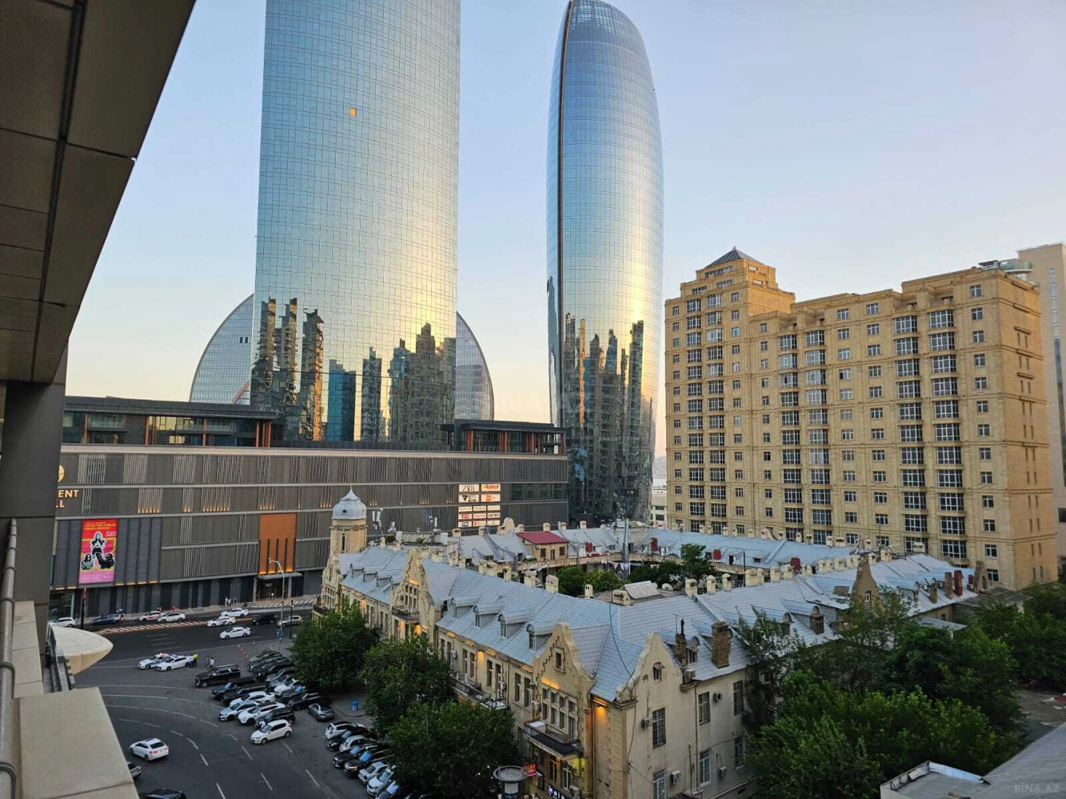 Satılır 3 otaqlı mənzil 113 m²