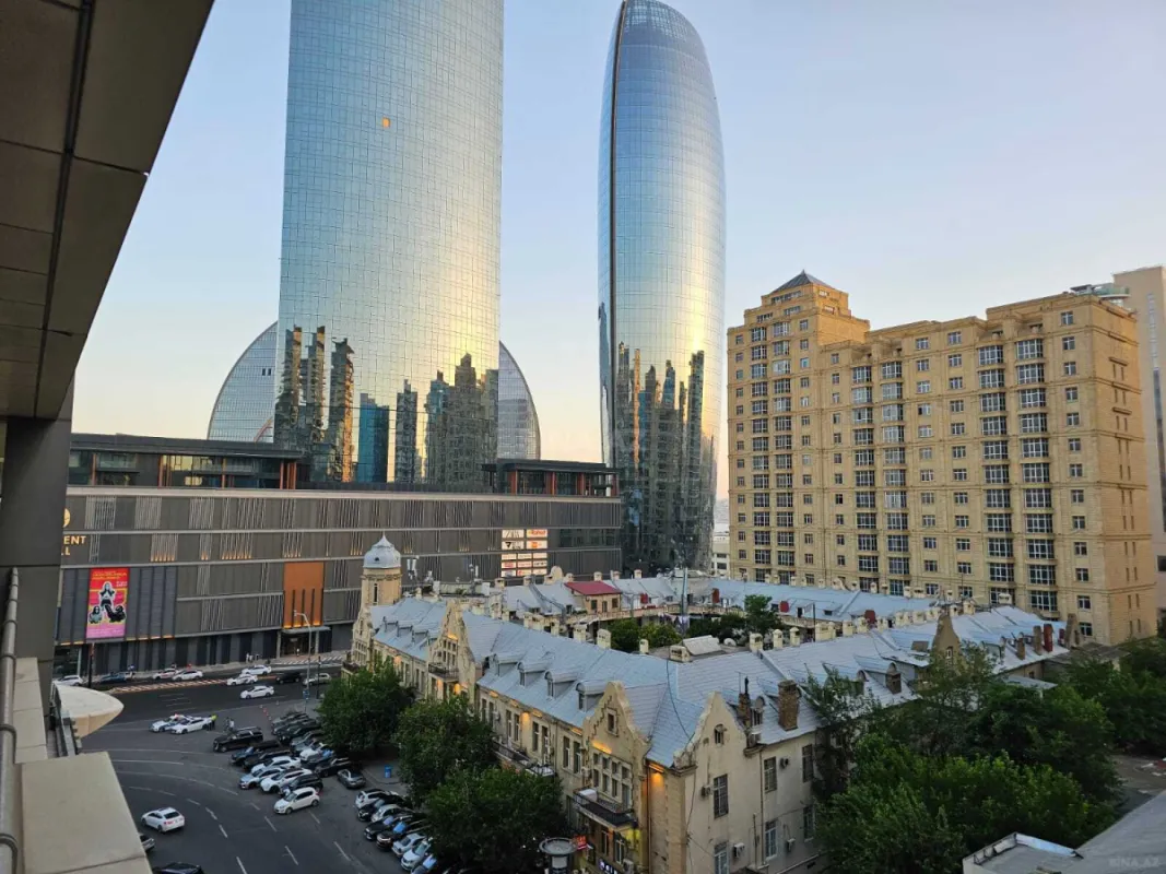 Satılır 3 otaqlı mənzil 113 m²