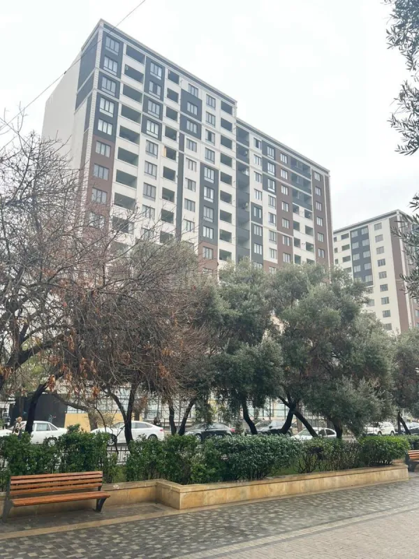 Satılır 3 otaqlı mənzil 127 m²