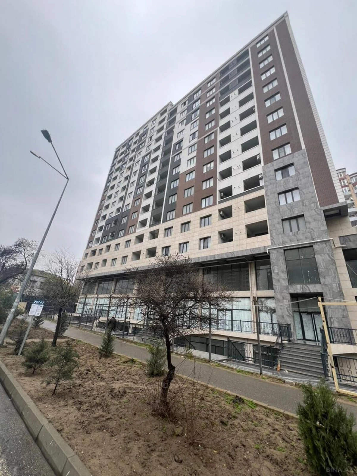 Satılır 3 otaqlı mənzil 127 m²