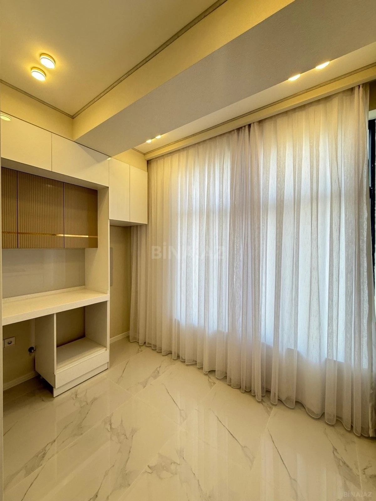 Satılır 2 otaqlı mənzil 69 m²
